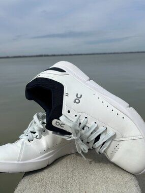 Men's On Running The Rodger Advantage Sz 8 US 41 EU Sneakers Like New